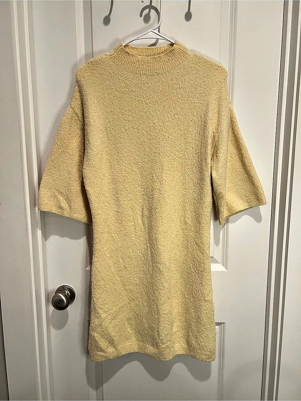 Abercrombie & Fitch Fuzzy Light Yellow
